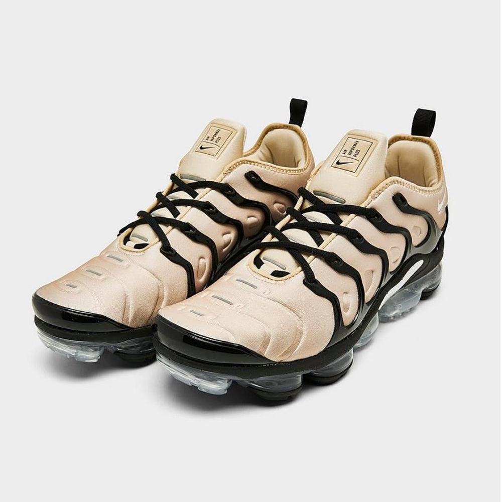 Sz Various  NIKE AIR VAPORMAX PLUS RUNNING SHOES