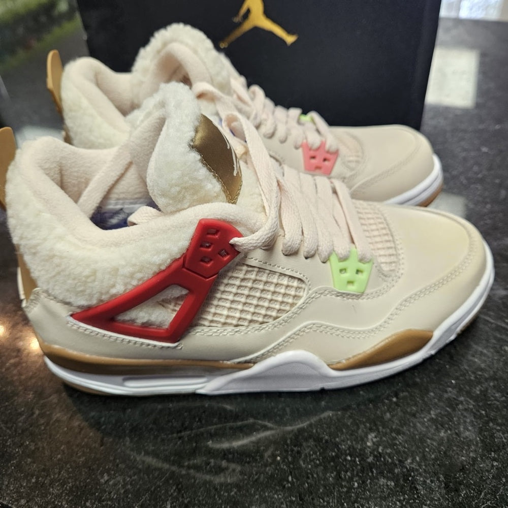 Sz 5y  wild things retro 4s DH0572 264