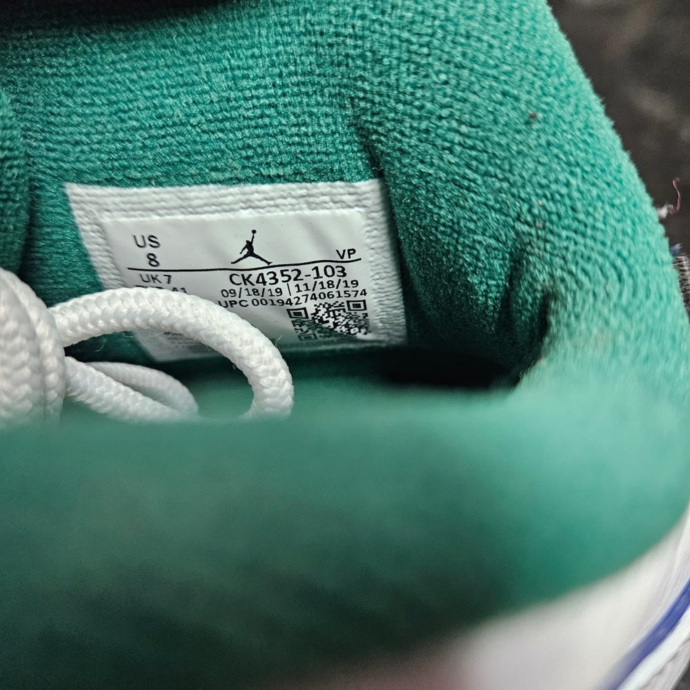 Sz 8 Jordan retro 10 wings