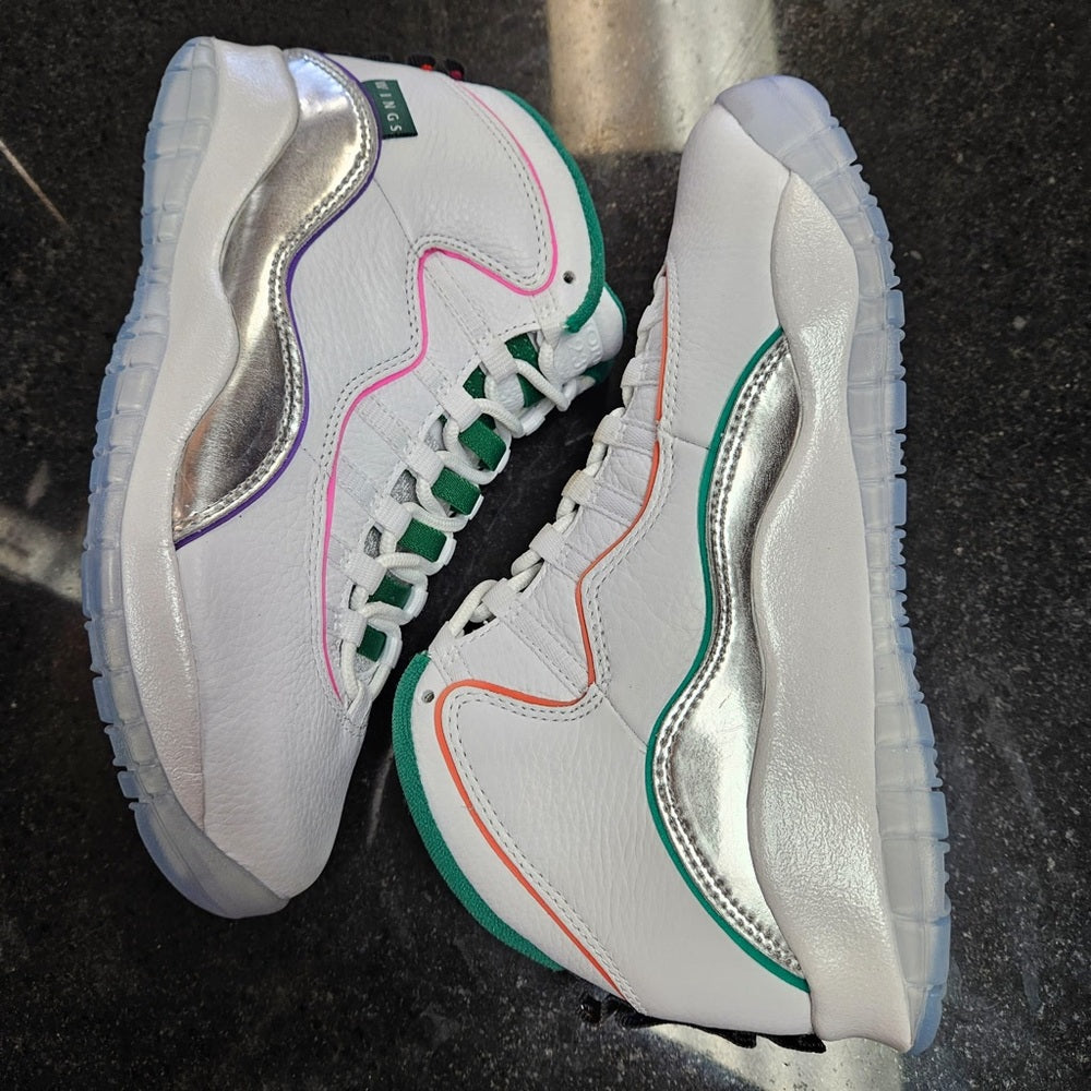 Sz 8 Jordan retro 10 wings