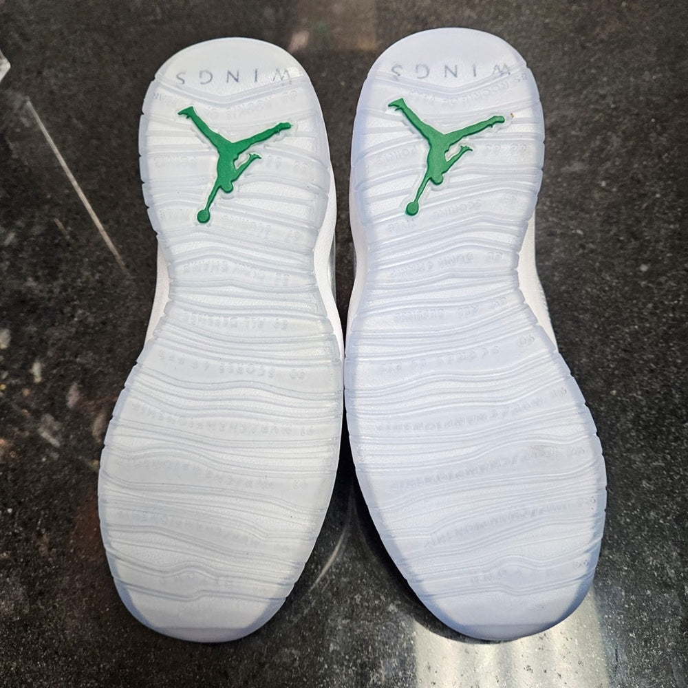 Sz 8 Jordan retro 10 wings