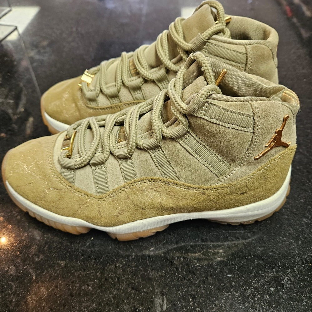 Sz 7 WMNS AIR JORDAN 11 RETRO
"Neutral Olive"