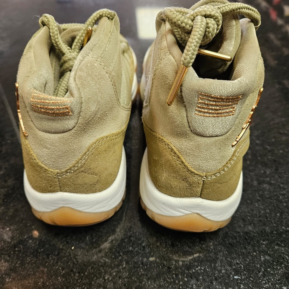 Sz 7 WMNS AIR JORDAN 11 RETRO
"Neutral Olive"