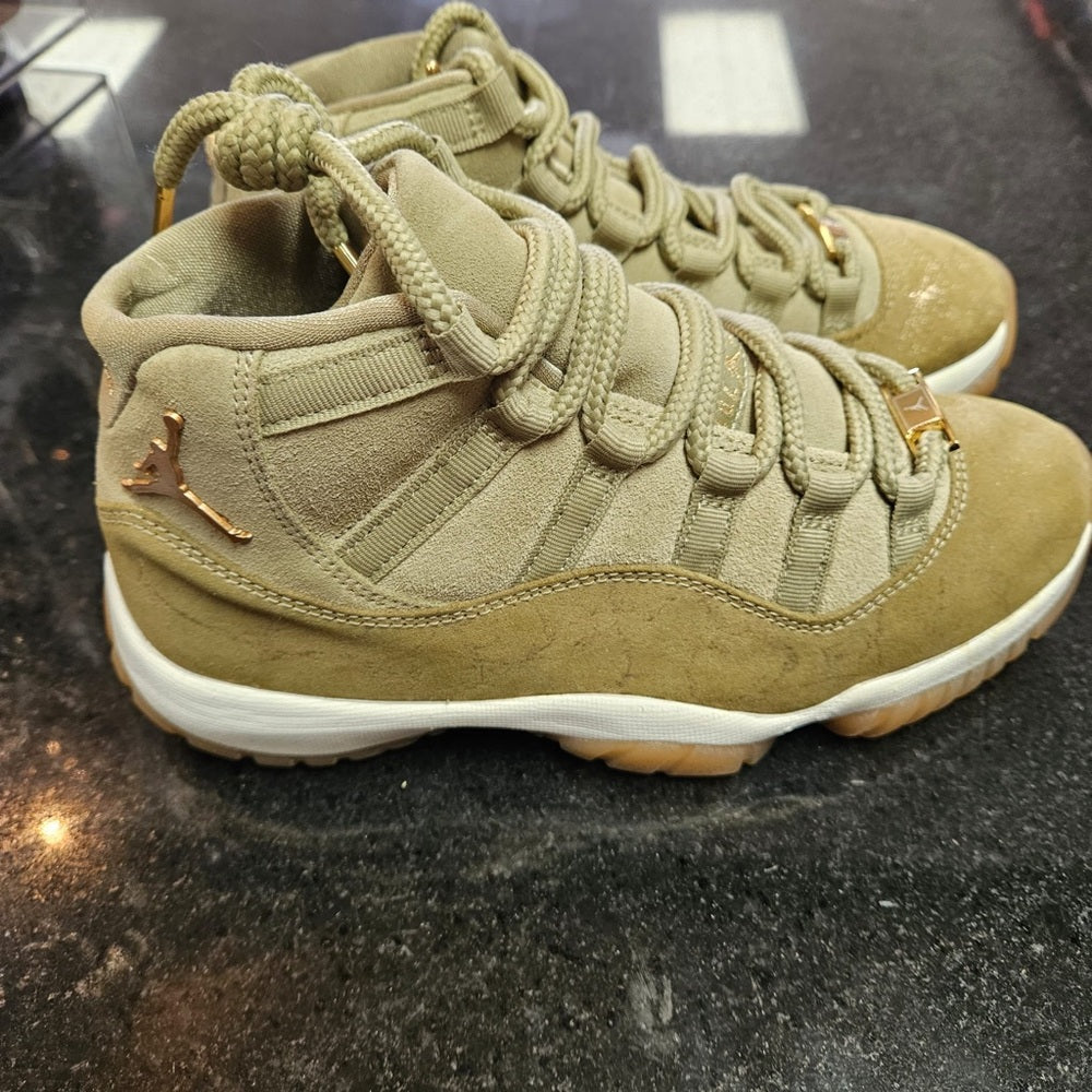Sz 7 WMNS AIR JORDAN 11 RETRO
"Neutral Olive"