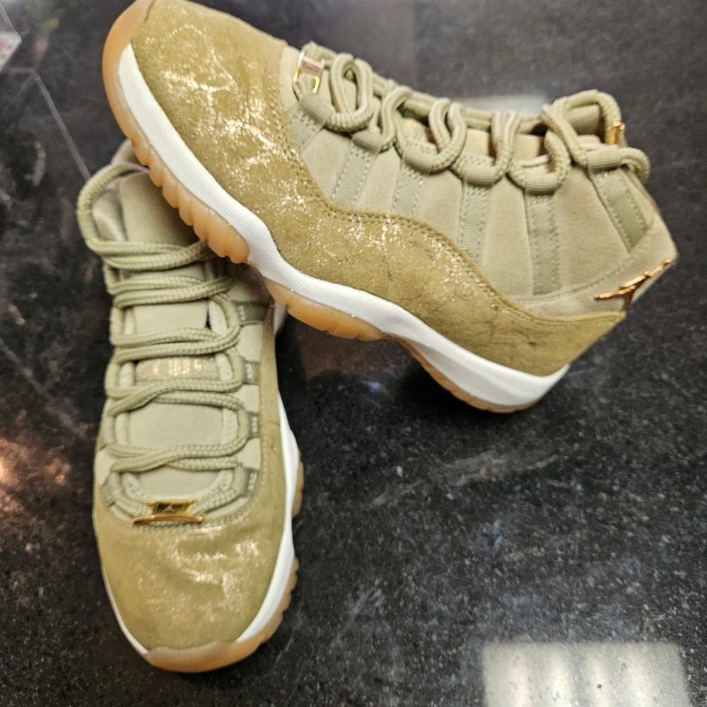 Sz 7 WMNS AIR JORDAN 11 RETRO
"Neutral Olive"