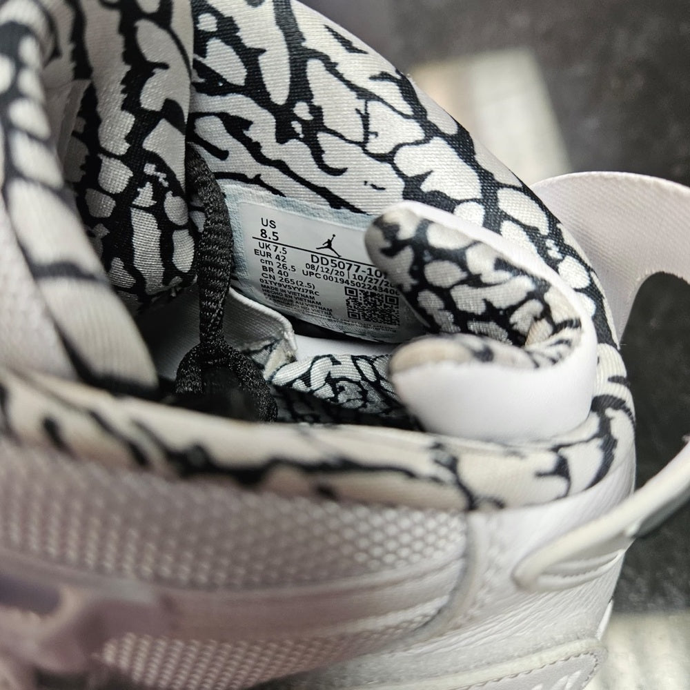 Sz 8.5 Jordan 6 rings white & black