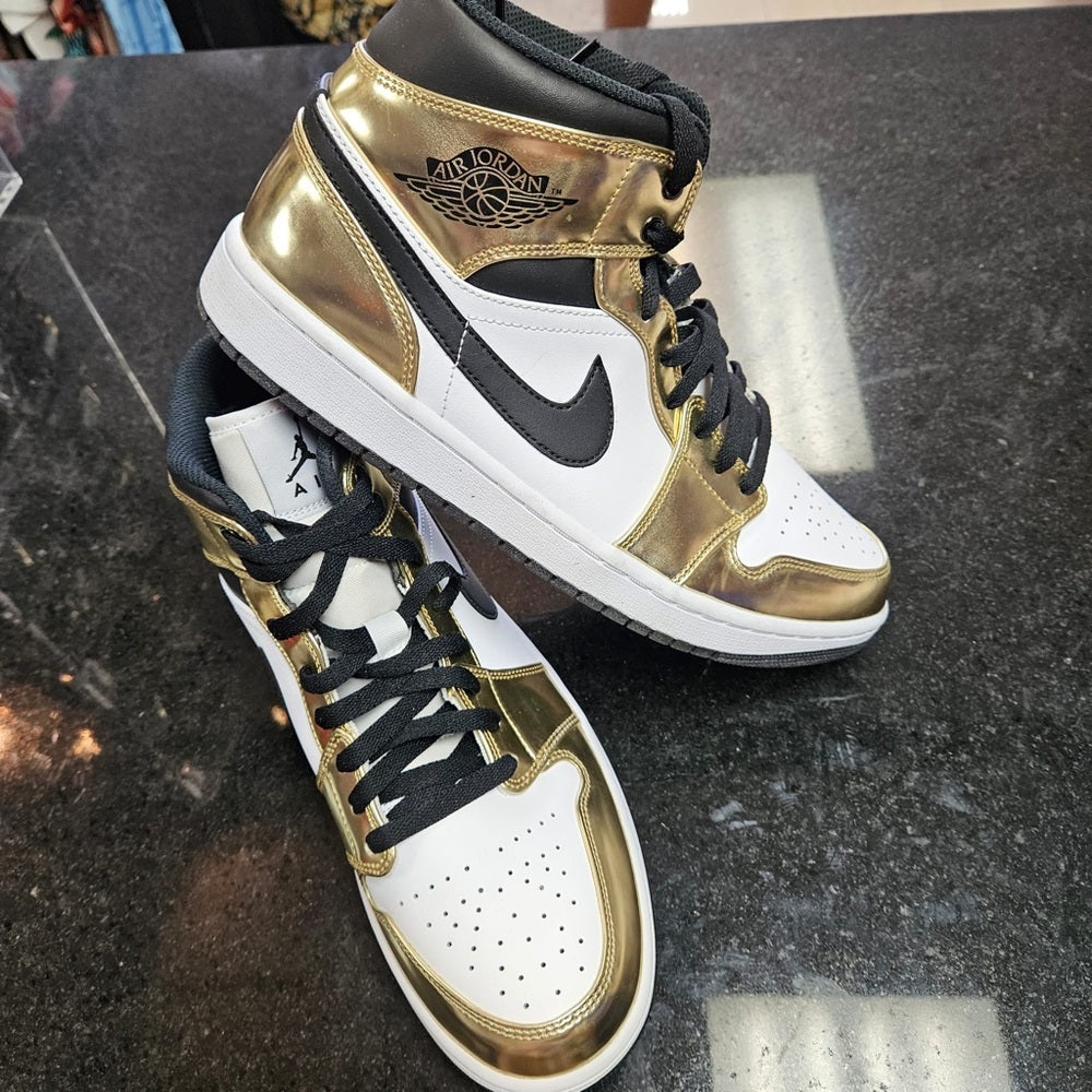 Sz 10.5 2020
Air Jordan 1 Mid SE 'Metallic Gold'