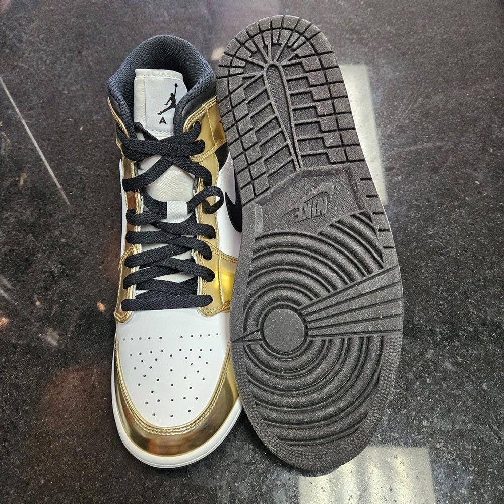 Sz 10.5 2020
Air Jordan 1 Mid SE 'Metallic Gold'