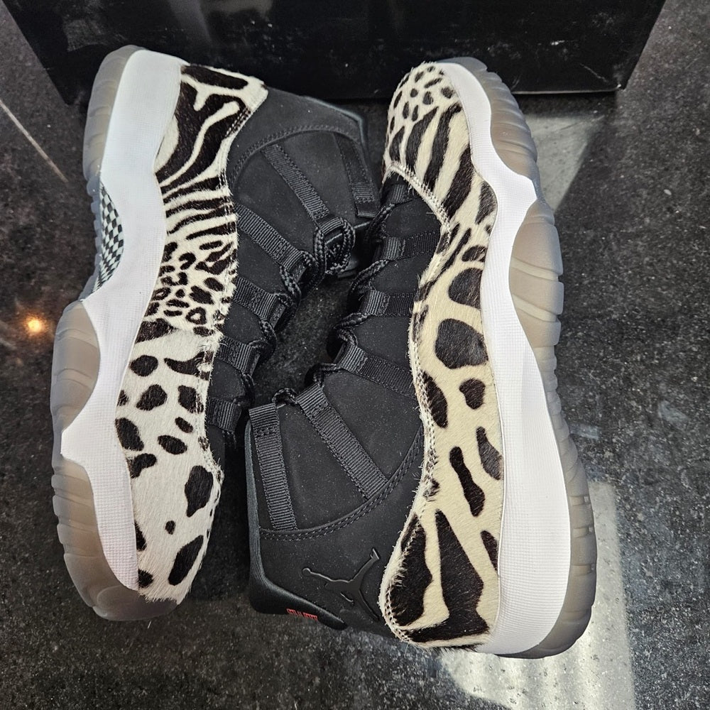 Sz Various AIR JORDAN 11 WMNS
"Animal Instinct"