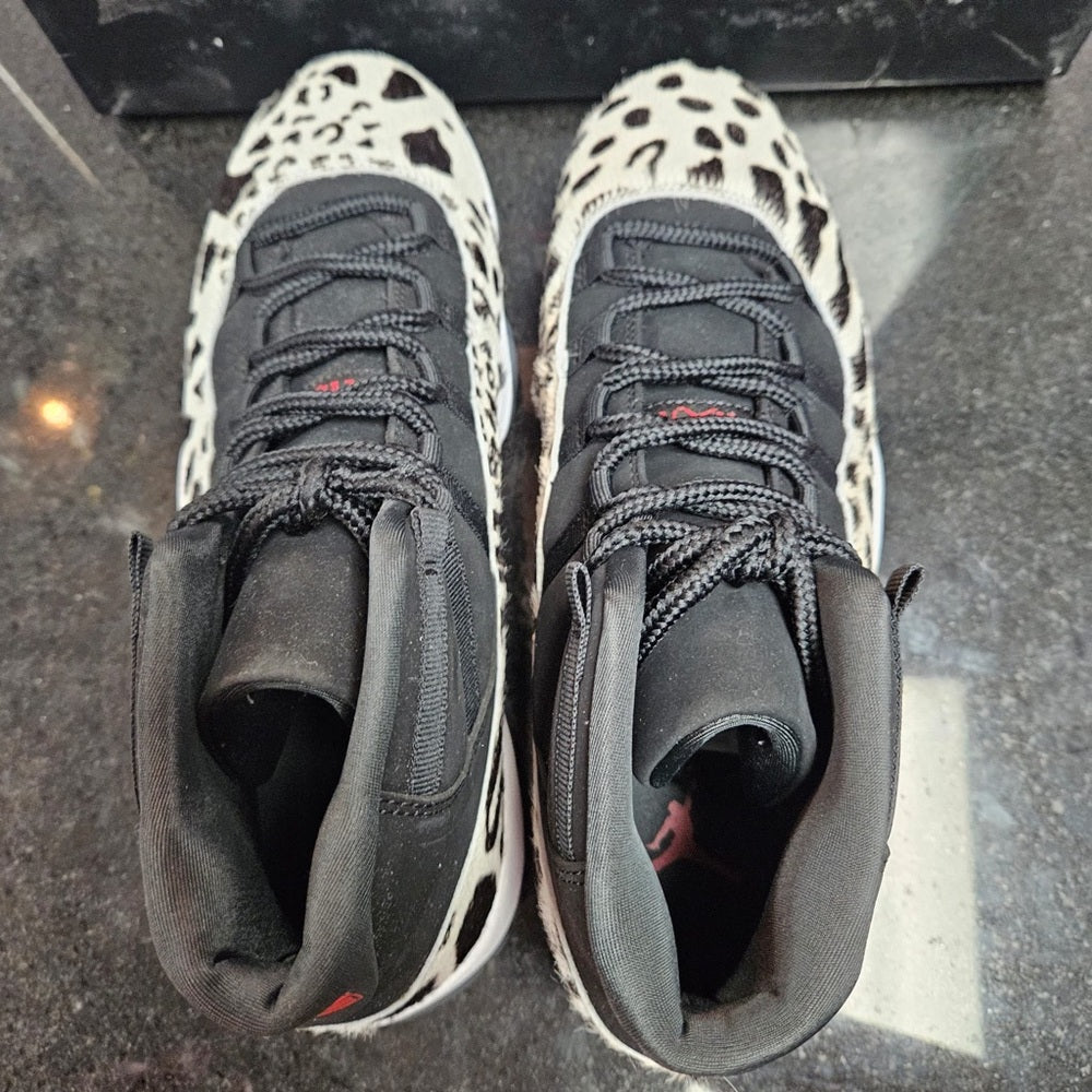 Sz Various AIR JORDAN 11 WMNS
"Animal Instinct"