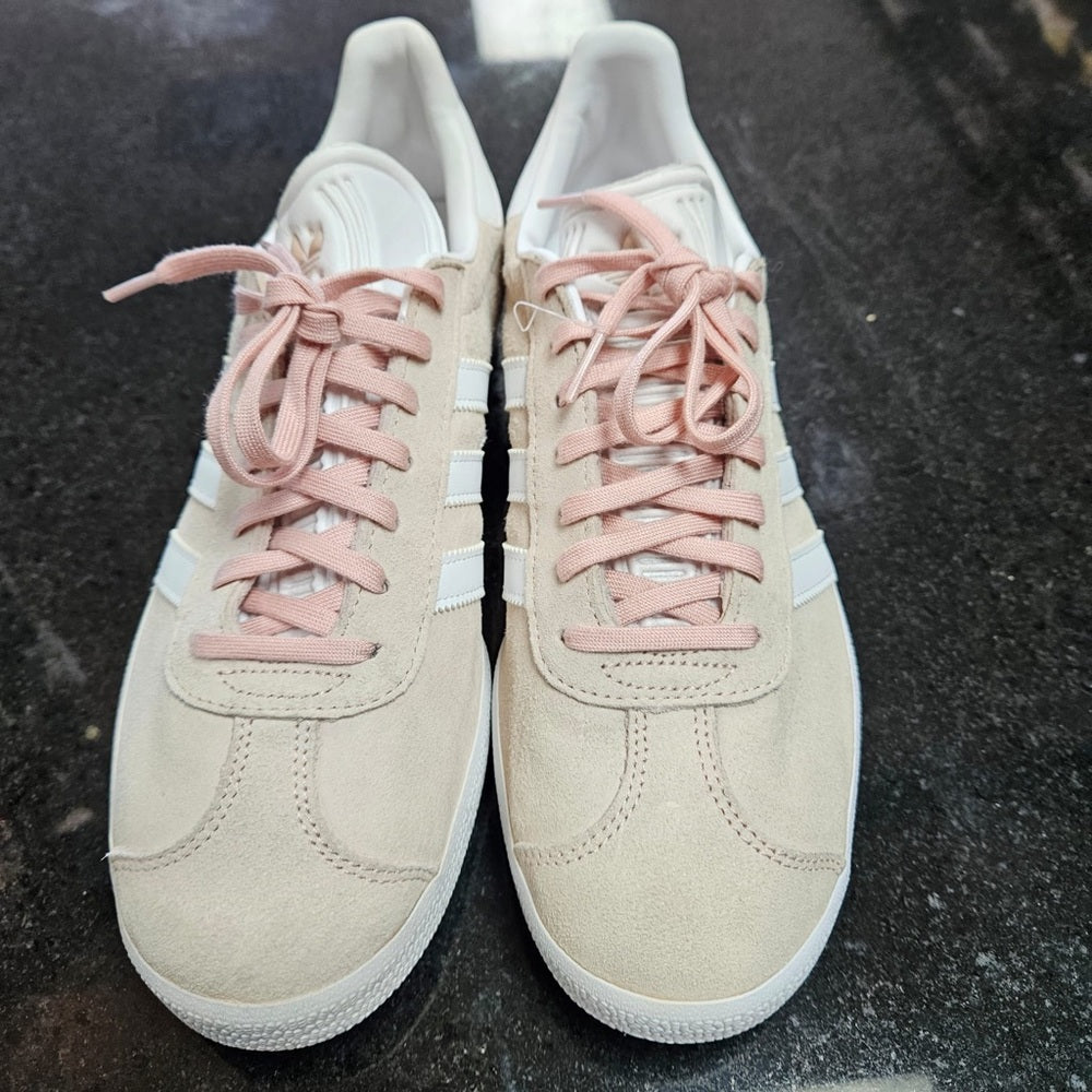 Sz 9 women’s adidas pink