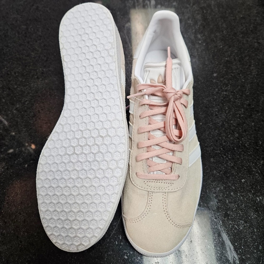 Sz 9 women’s adidas pink