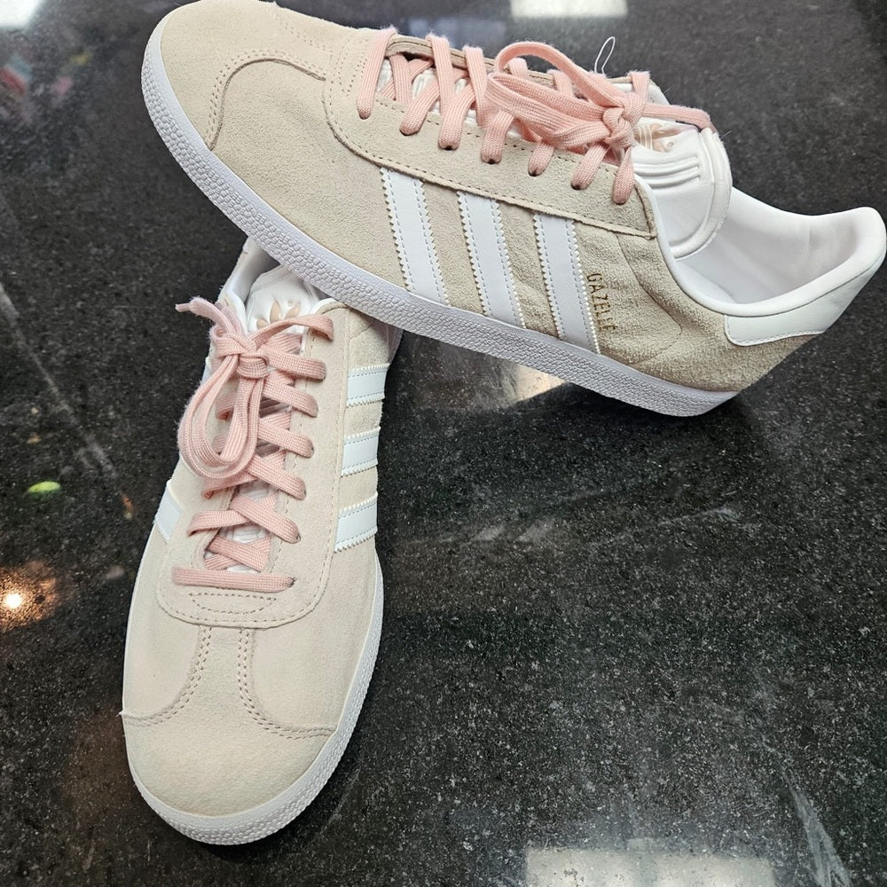 Sz 9 women’s adidas pink