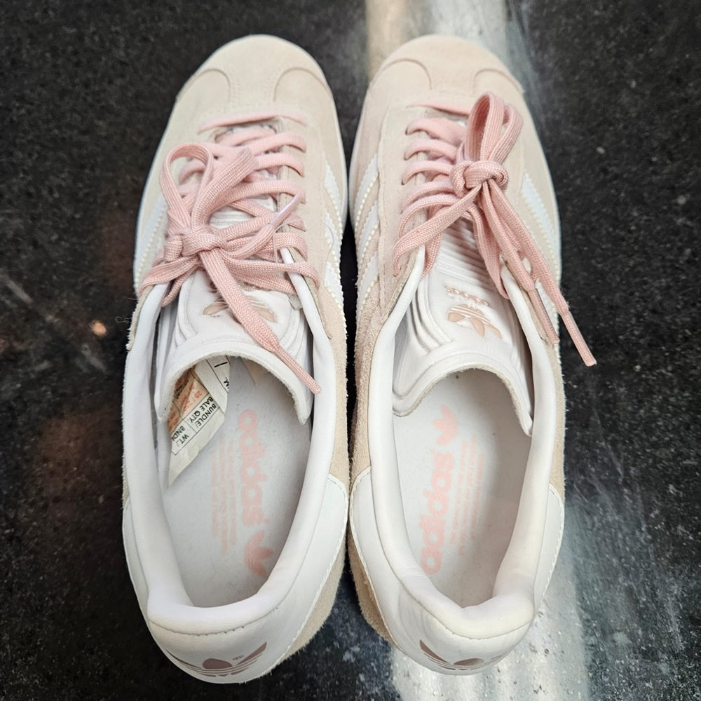 Sz 9 women’s adidas pink