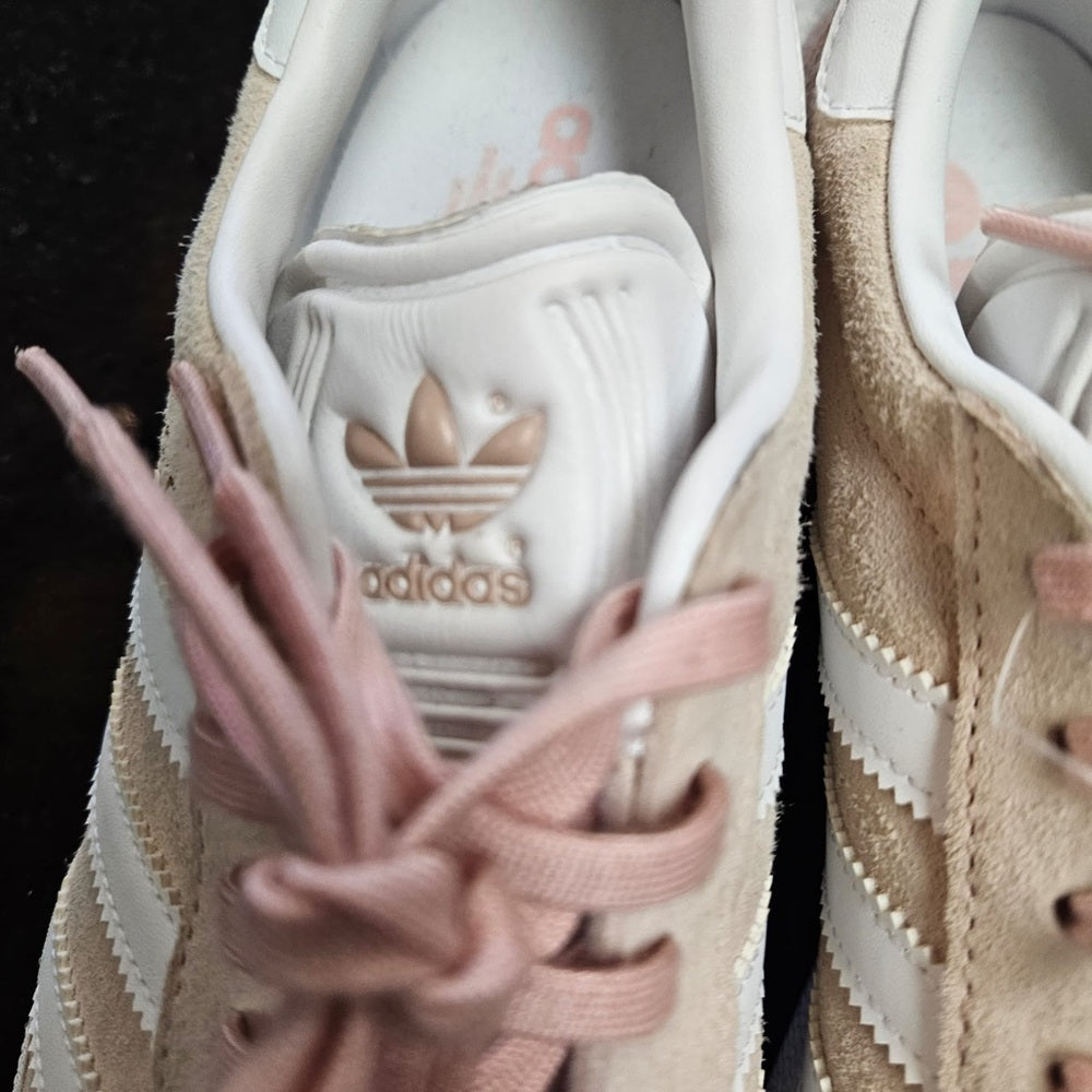 Sz 9 women’s adidas pink