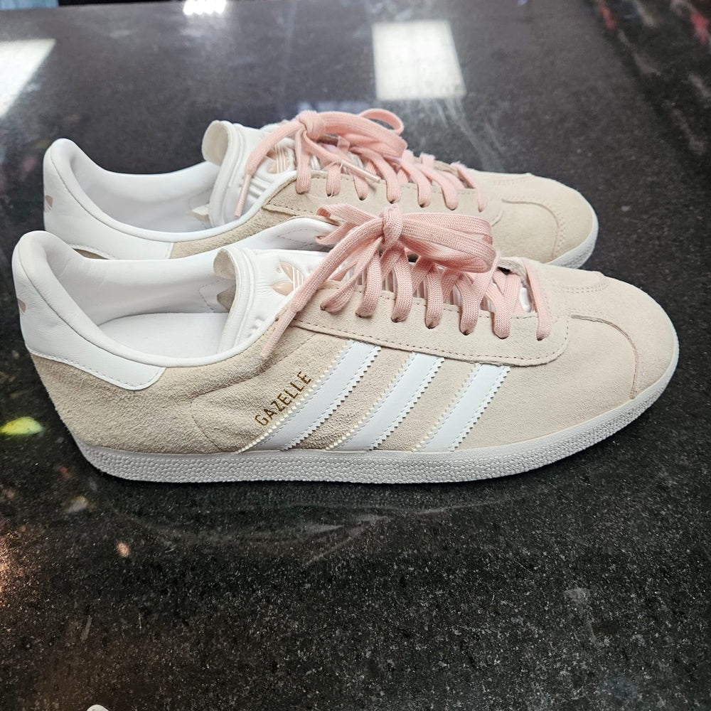 Sz 9 women’s adidas pink
