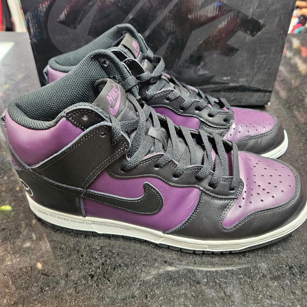 Sz 11 high top dunks purple/Black