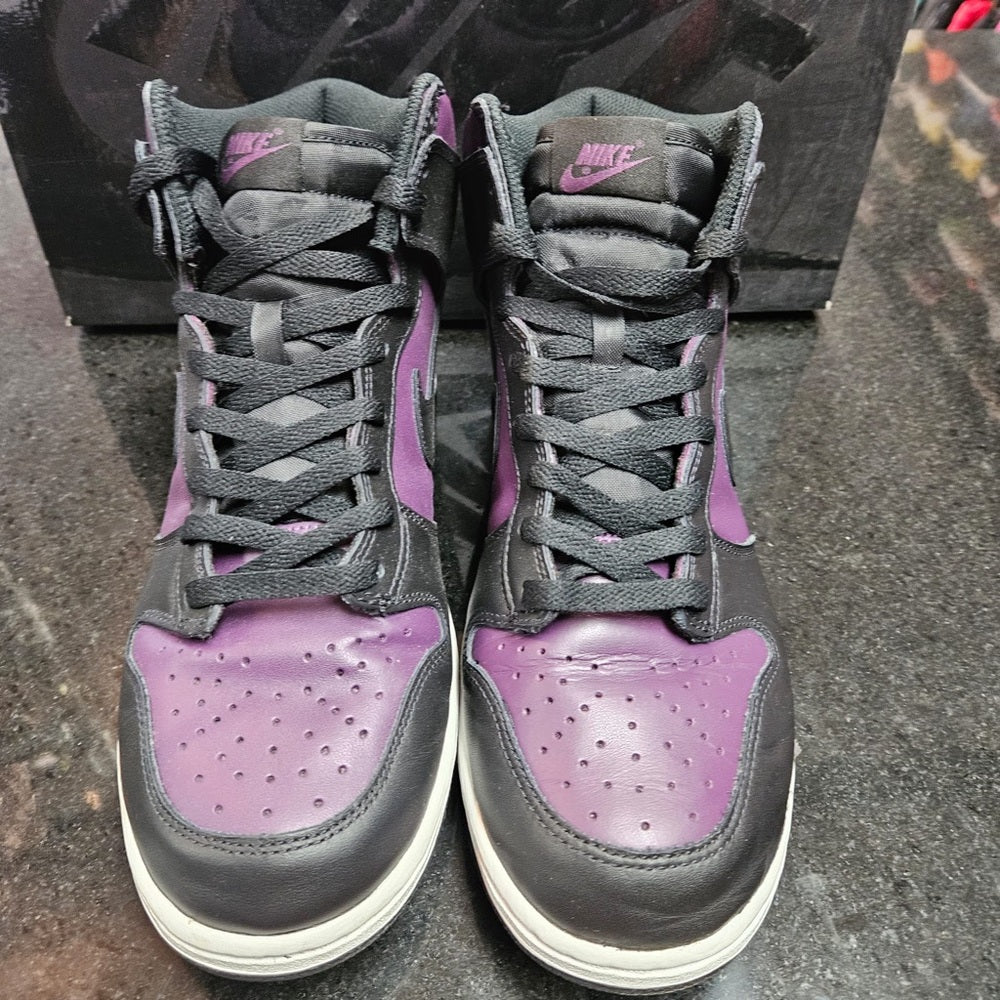 Sz 11 high top dunks purple/Black