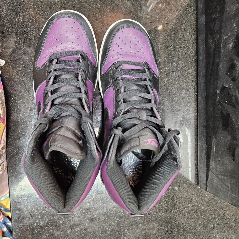Sz 11 high top dunks purple/Black