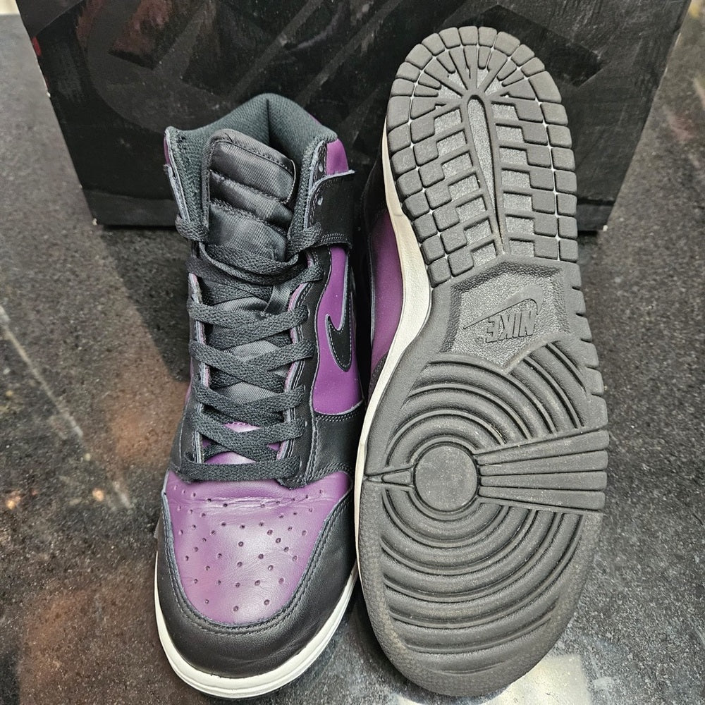 Sz 11 high top dunks purple/Black