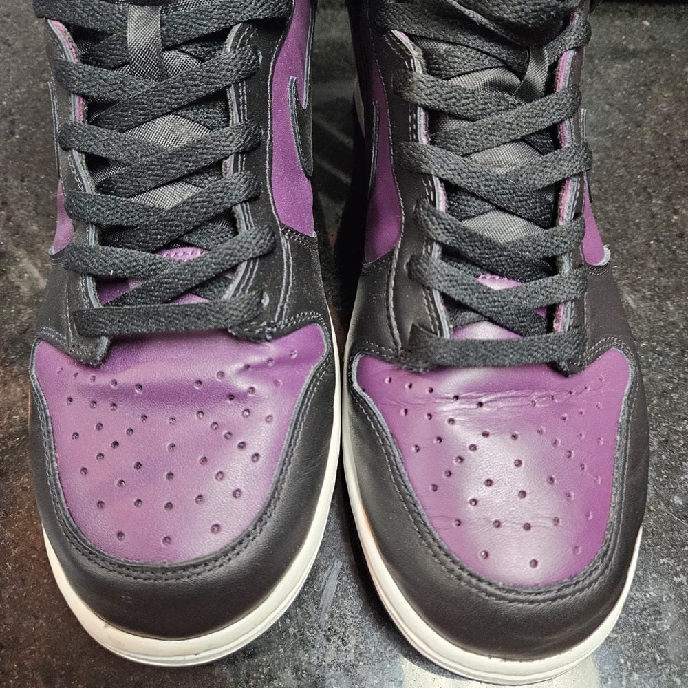 Sz 11 high top dunks purple/Black