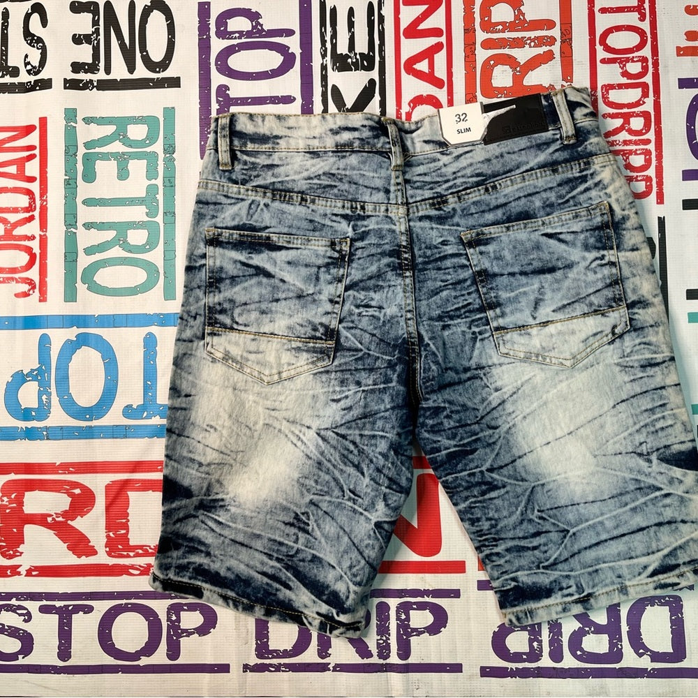 Sz 32 blue denim shorts light wash color