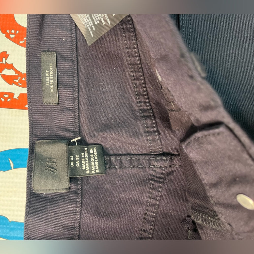 H & M blue casual shorts sz 32