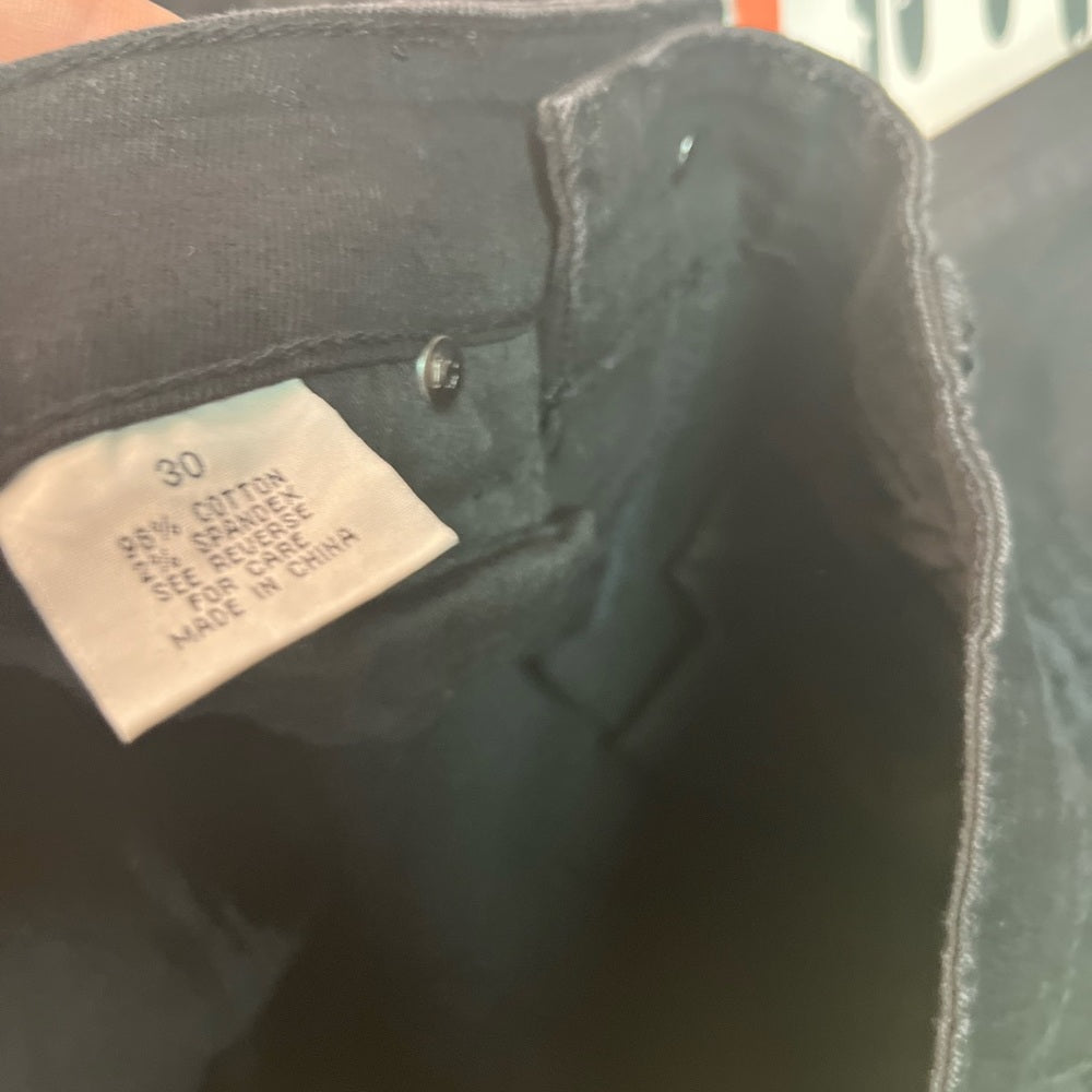 Sz 30 kilogram black shorts ripped