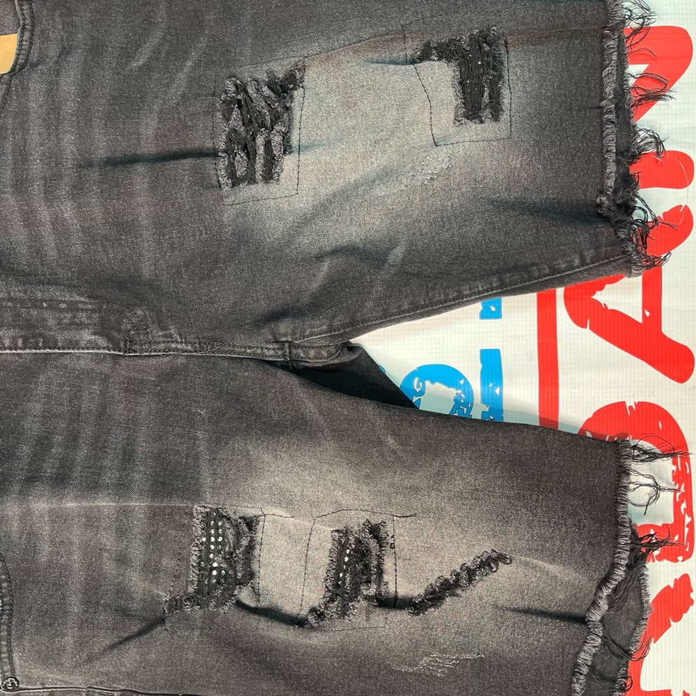Sz 42 black kilogram jean shorts