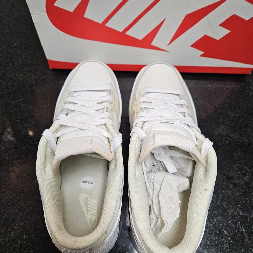 COCONUT MILK/WHITE-SAIL sz 8 dunk lows