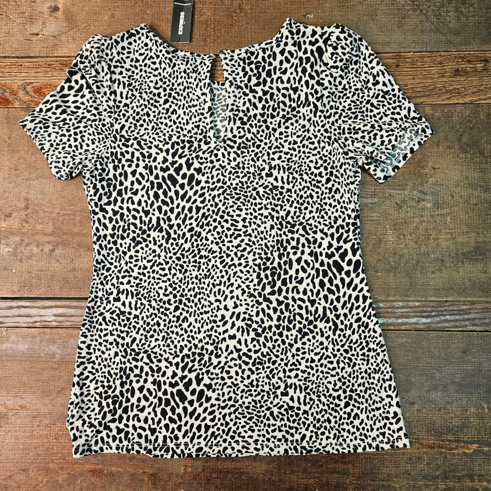 Women's Ruched Sleeve Iced Leopard Print Top sz M