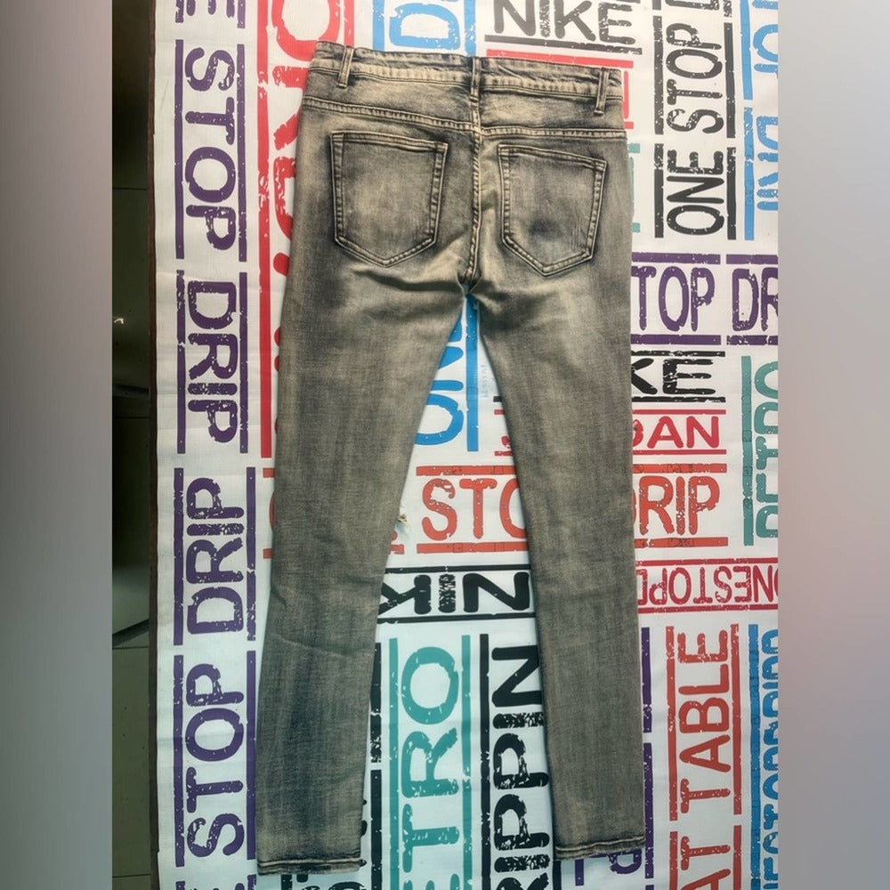 Sz 32 denim ripped patch jeans