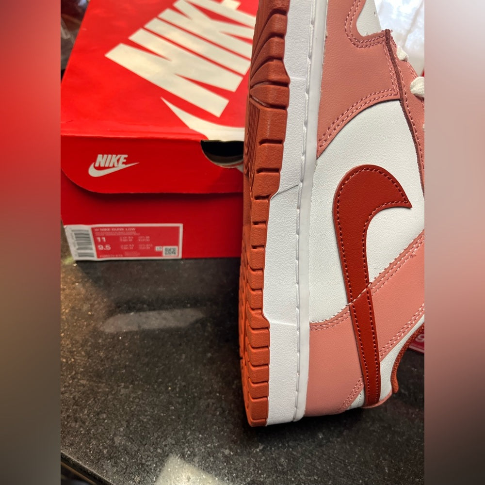 NIKE
Nike Dunk Low Red Stardust sz 9.5 M sz 11w
