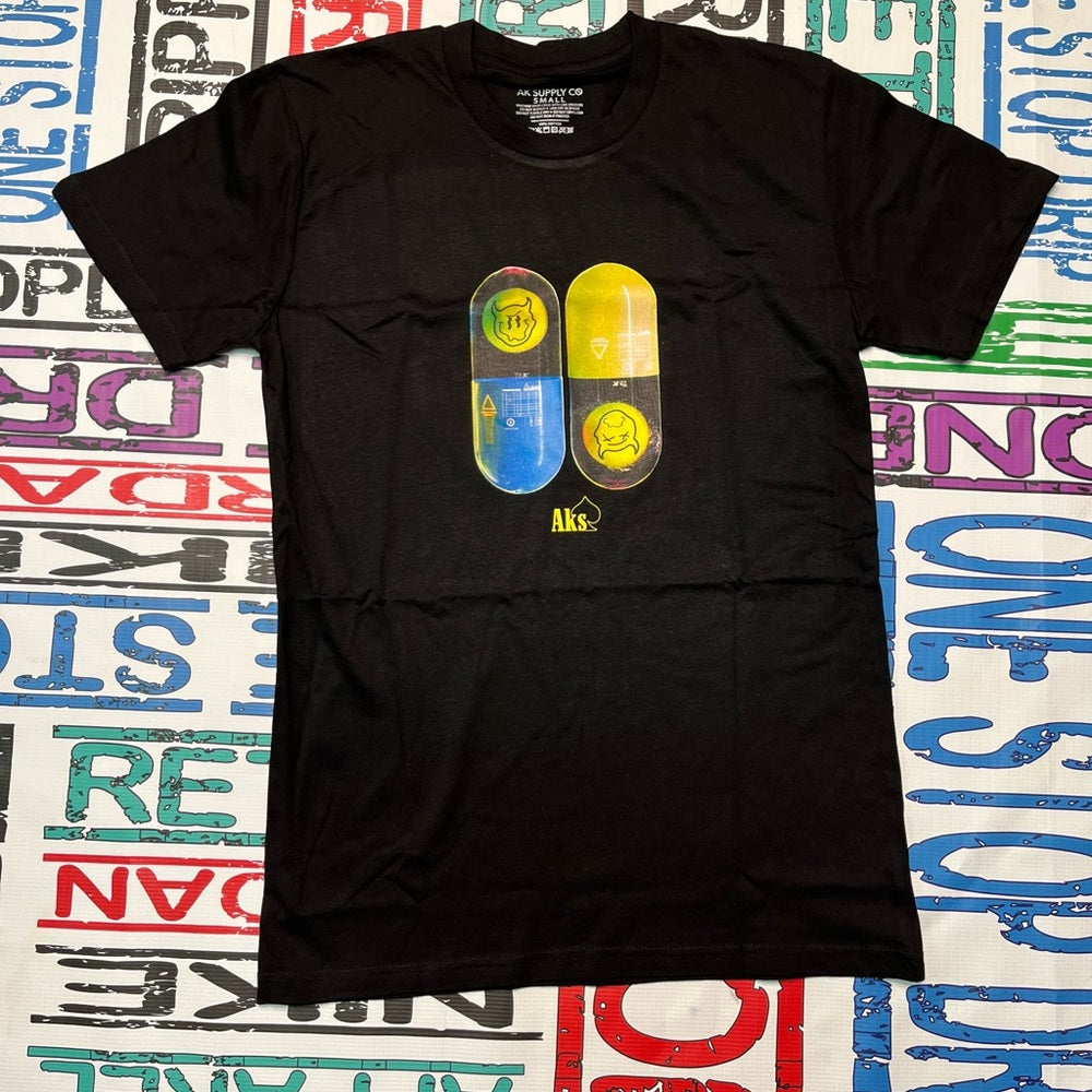 Sz Various pill graphic tee