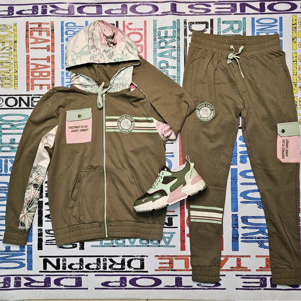 Blac leaf 2 piece tracksuit Sz various