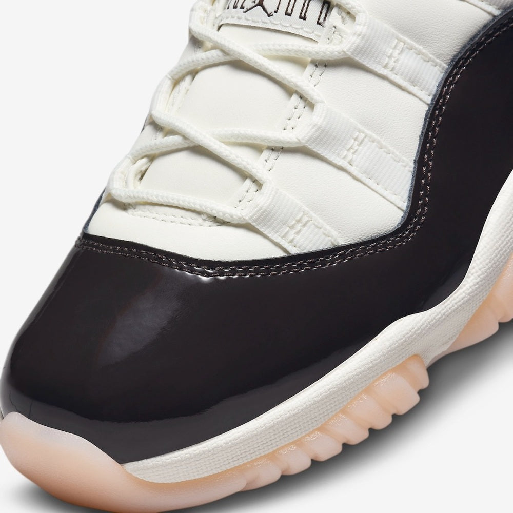 WOMEN'S AIR JORDAN 11 RETRO - "NEAPOLITAN"     SZ VARIOUS