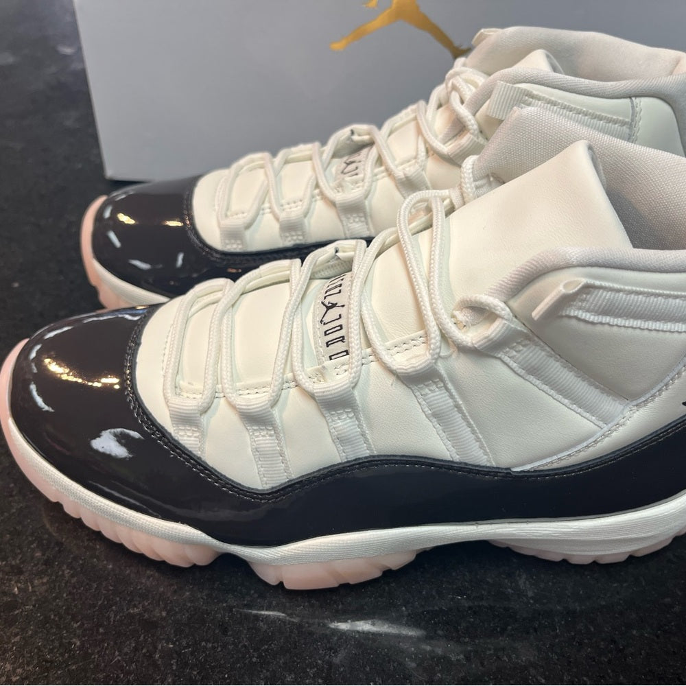 WOMEN'S AIR JORDAN 11 RETRO - "NEAPOLITAN"     SZ VARIOUS