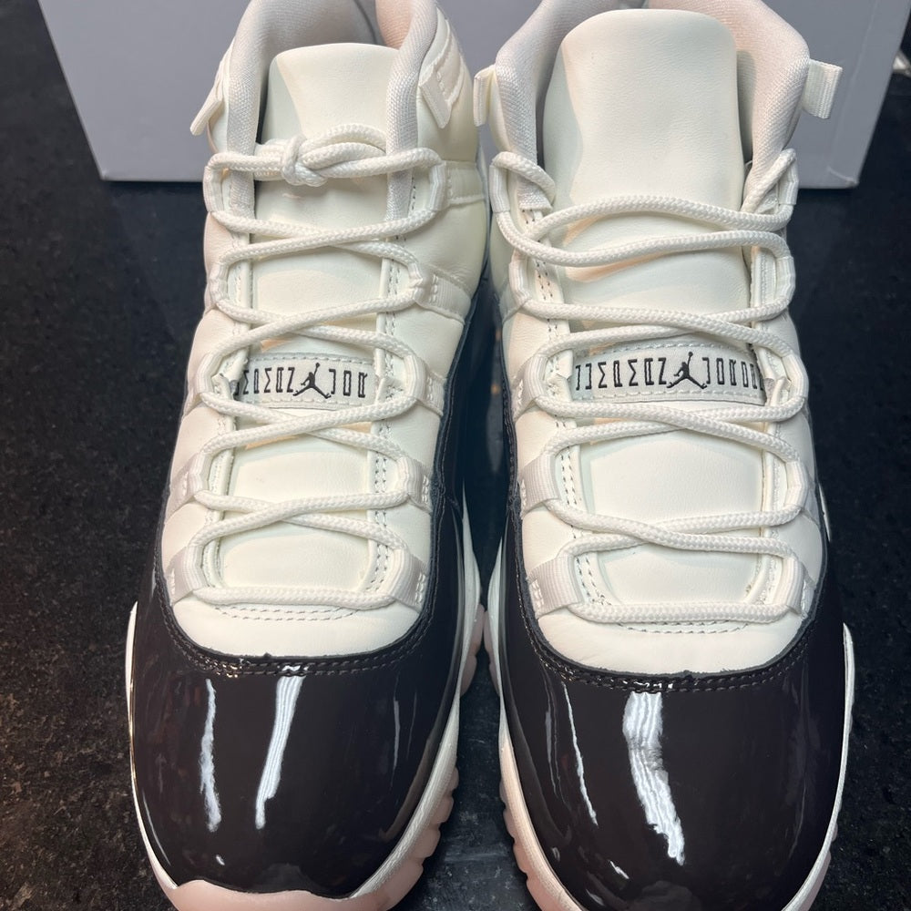 AIR JORDAN 11 RETRO - "NEAPOLITAN"     SZ VARIOUS
