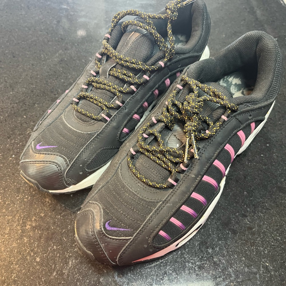 Nike tailwind sz 9 great condition no box included