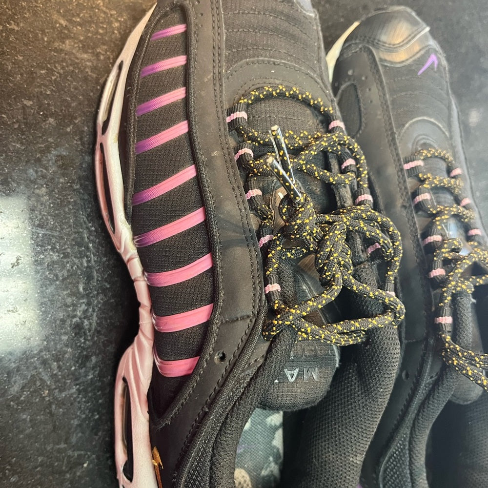 Nike tailwind sz 9 great condition no box included