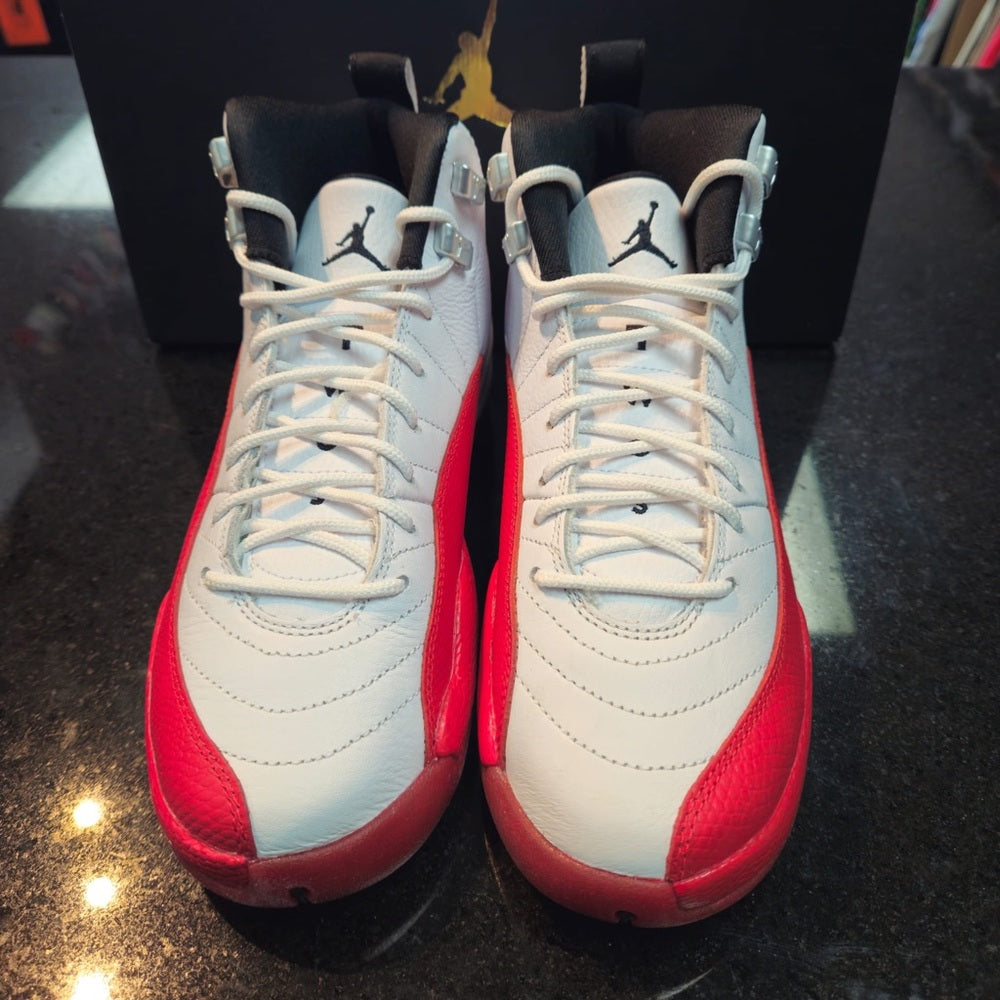 Sz 5.5y AIR JORDAN 12 RETRO 'CHERRY' 2023