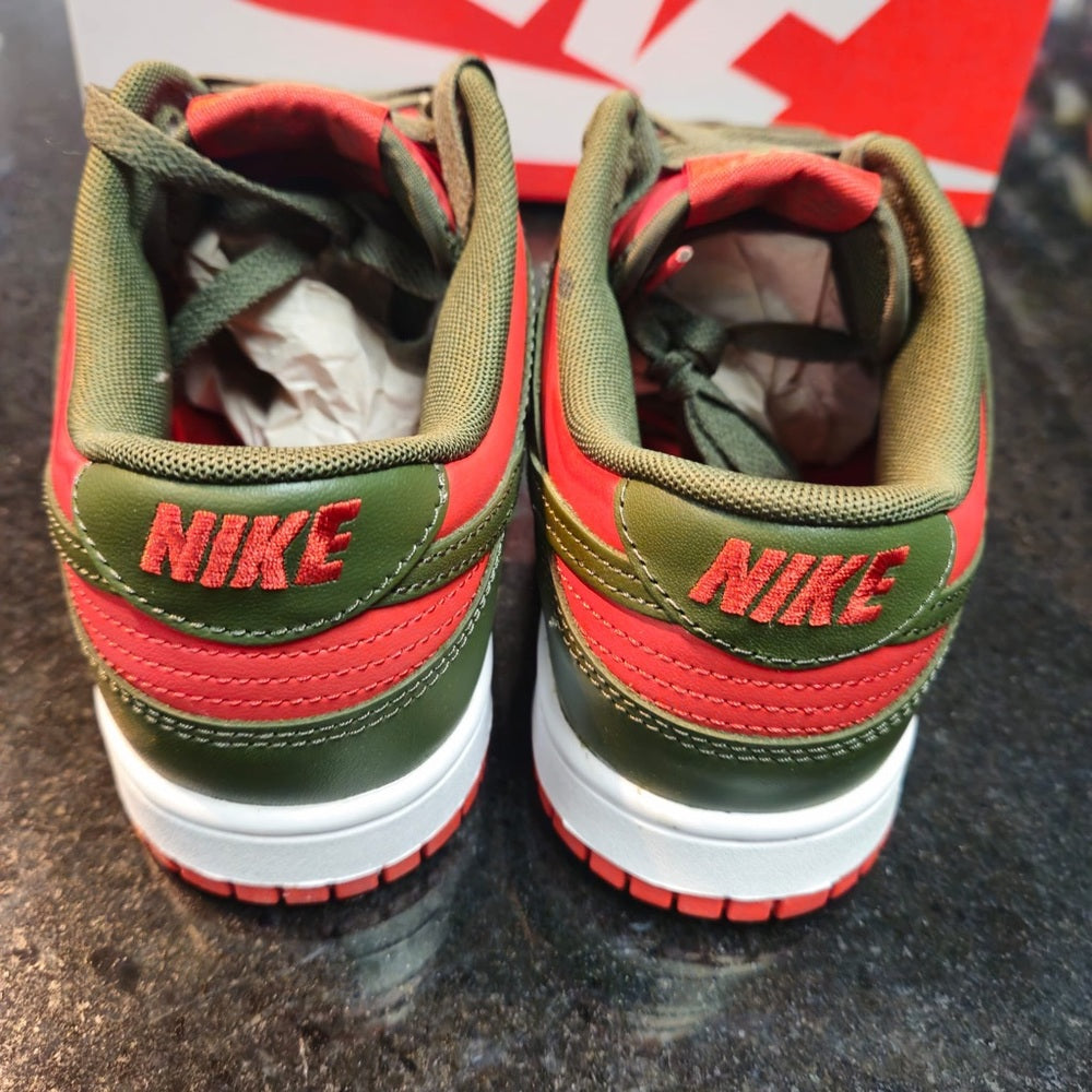 Sz 8 Mystic Red/Cargo Khaki/Mystic Red/White - DV0833 600