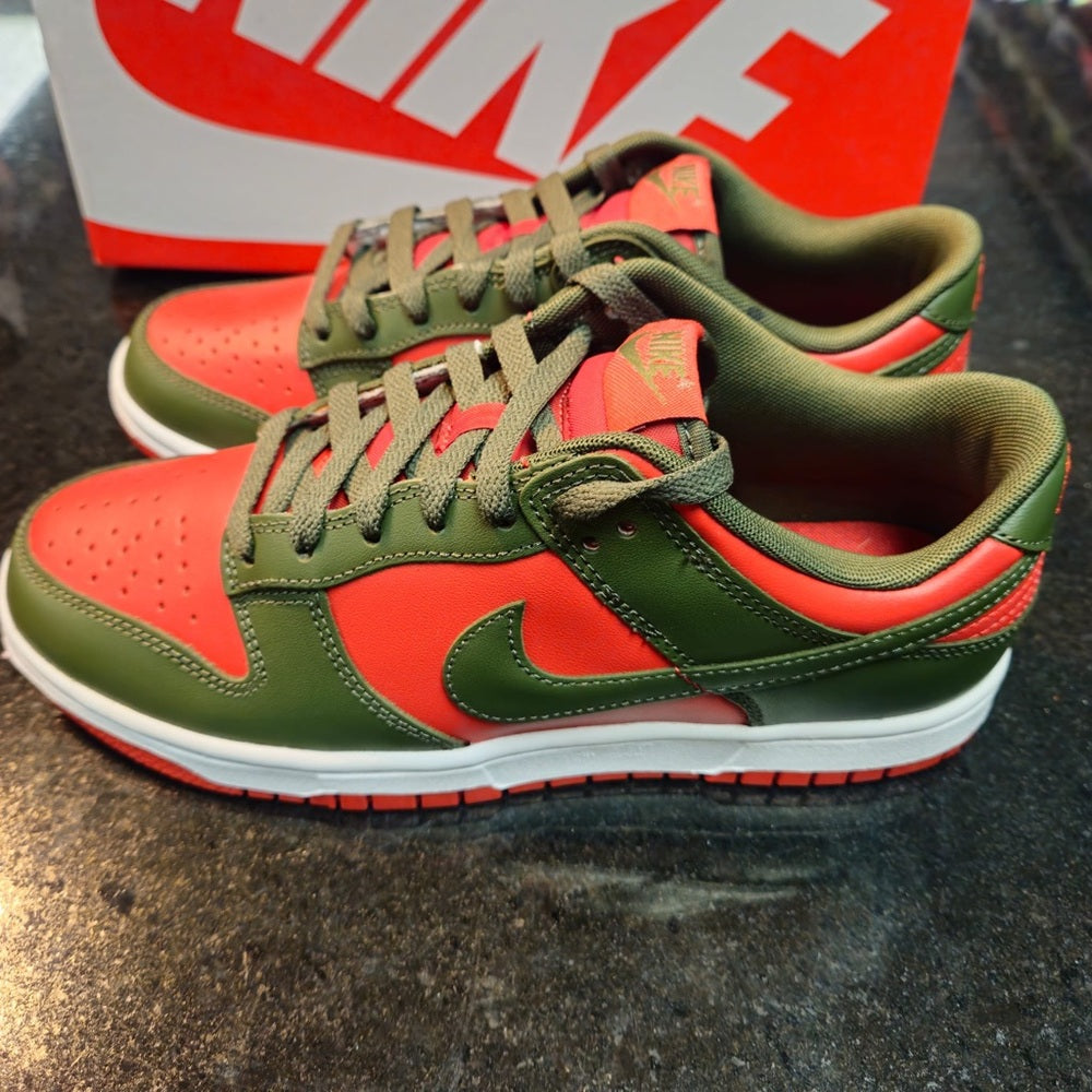 Sz 8 Mystic Red/Cargo Khaki/Mystic Red/White - DV0833 600