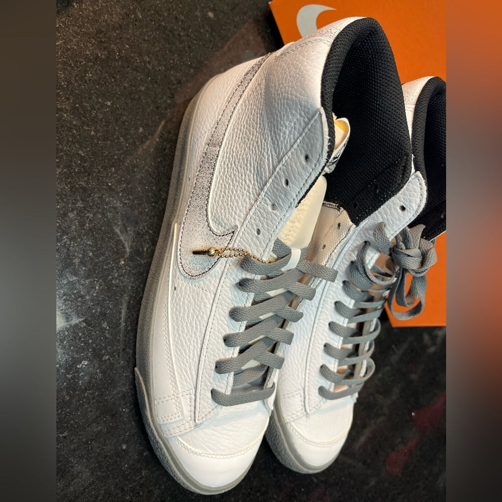 Sz 11 NIKE BLAZER MID '77 SE 50 YEARS OF HIP HOP CASUAL SHOES