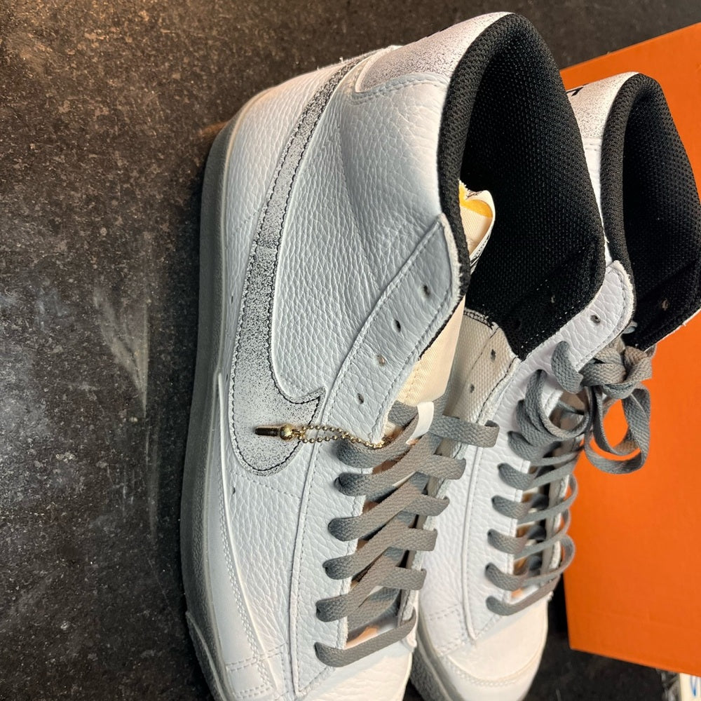 Sz 11 NIKE BLAZER MID '77 SE 50 YEARS OF HIP HOP CASUAL SHOES