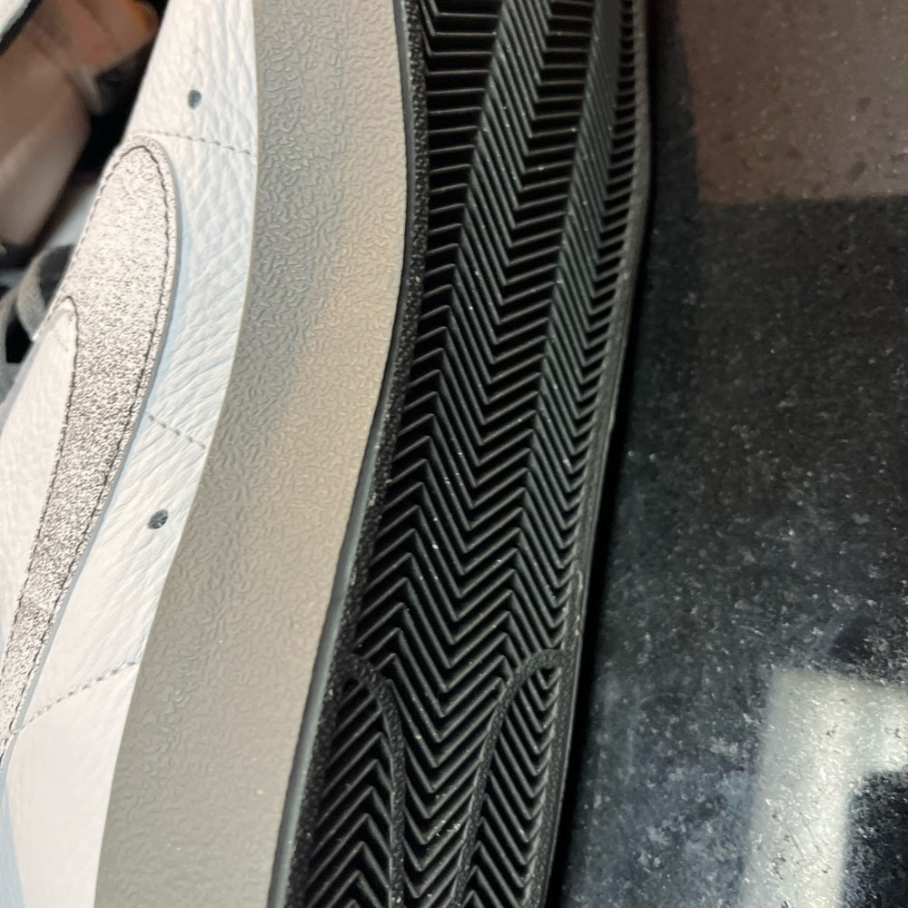 Sz 11 NIKE BLAZER MID '77 SE 50 YEARS OF HIP HOP CASUAL SHOES