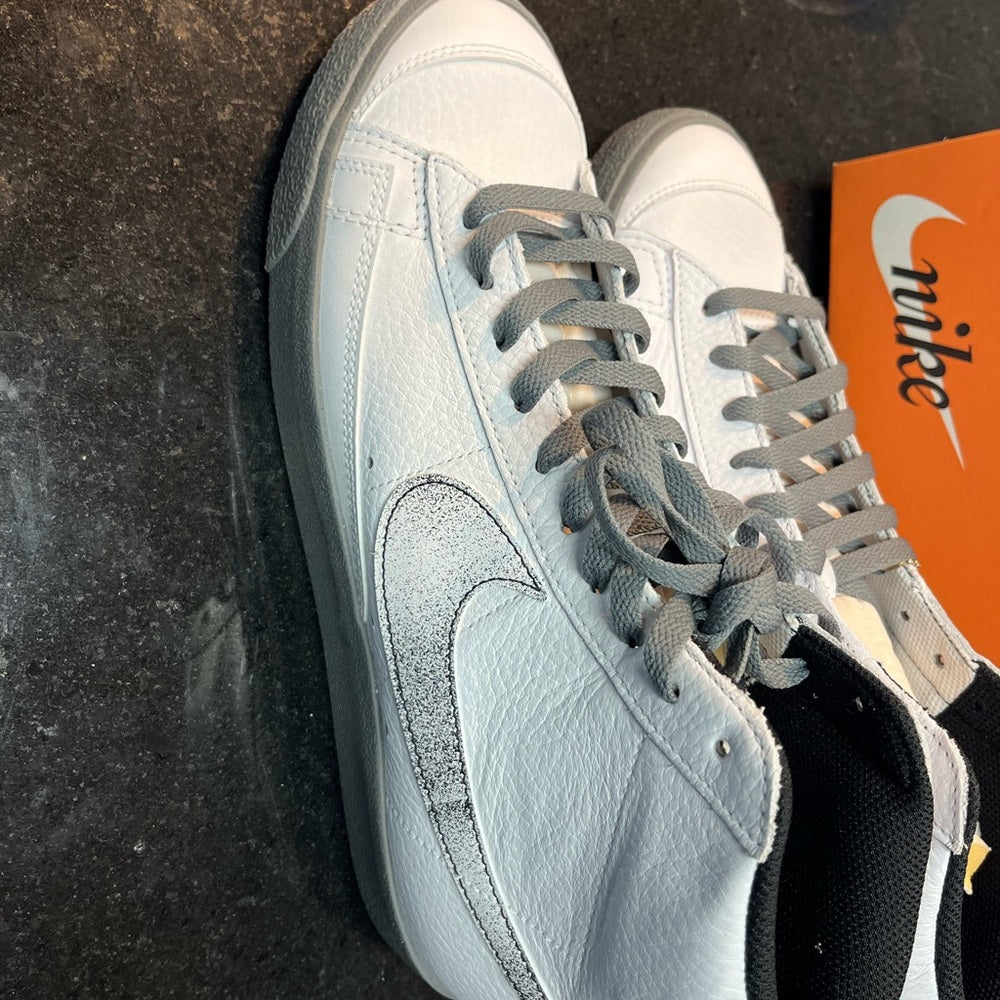 Sz 11 NIKE BLAZER MID '77 SE 50 YEARS OF HIP HOP CASUAL SHOES