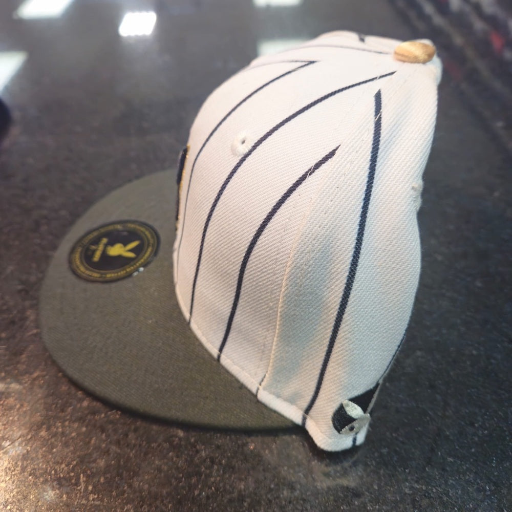 Sz 7 1/2 pin stripes bunny fitted cap