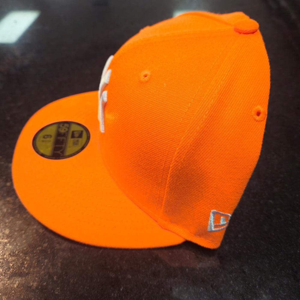 Sz 6 7/8 Fitted cap orange NY Yankee