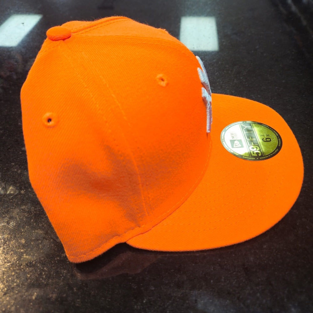 Sz 6 7/8 Fitted cap orange NY Yankee